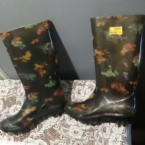 NWOT floral rain boots - Picture 3 of 5